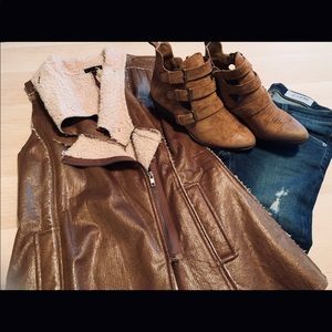 RYU vest NWT size Small.